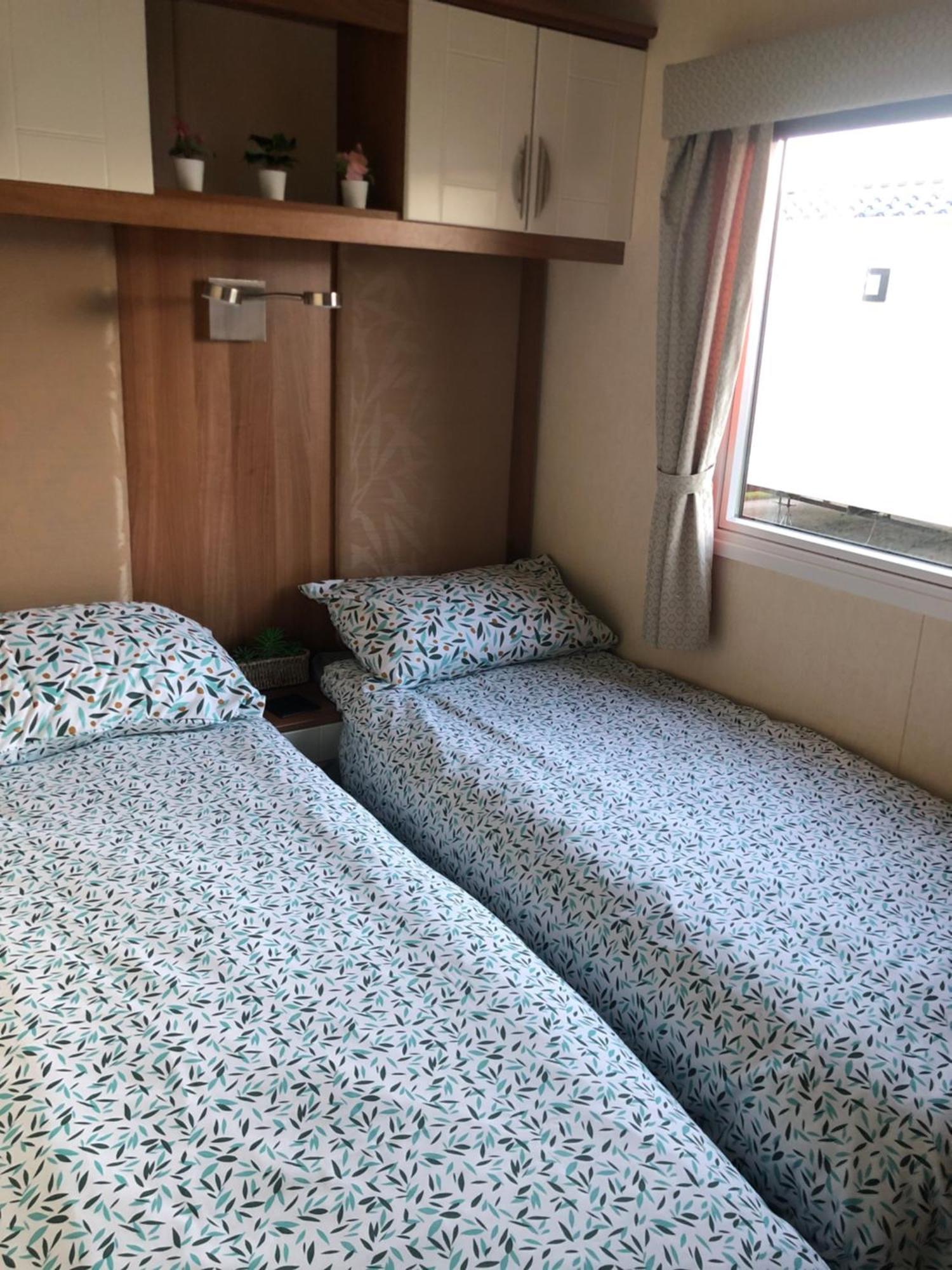 Two X 8 Berth Static Caravan On Lyons Robin Hood Rhyl North Wales Meliden Exterior foto